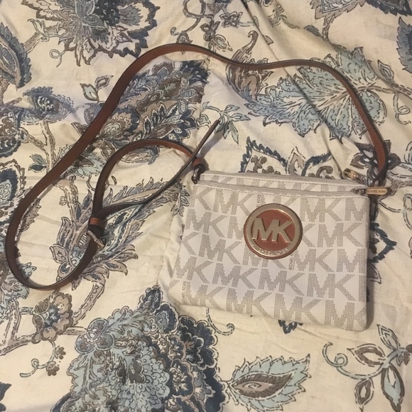 MK crossbody bag - Picture 1 of 4